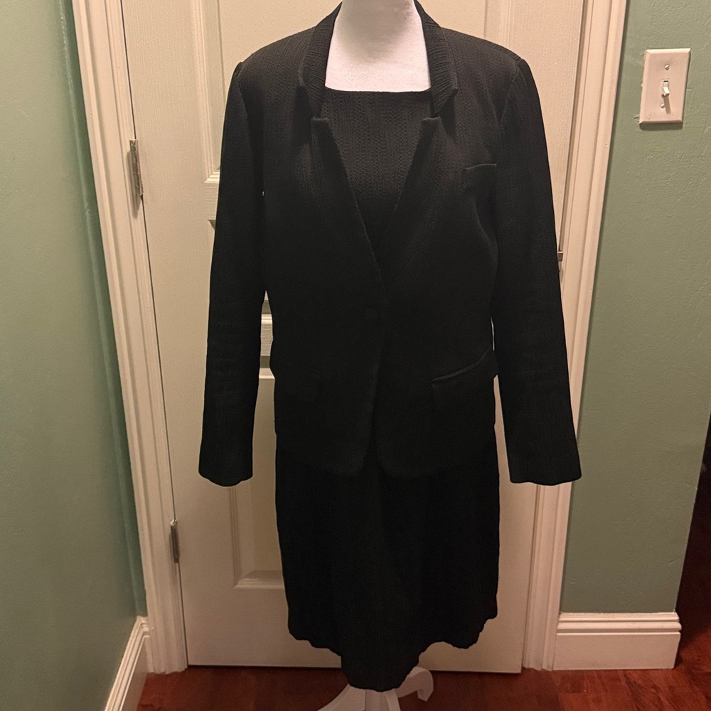 Elegant Saks Fifth Avenue Black Sleeveless Dress with matching blazer